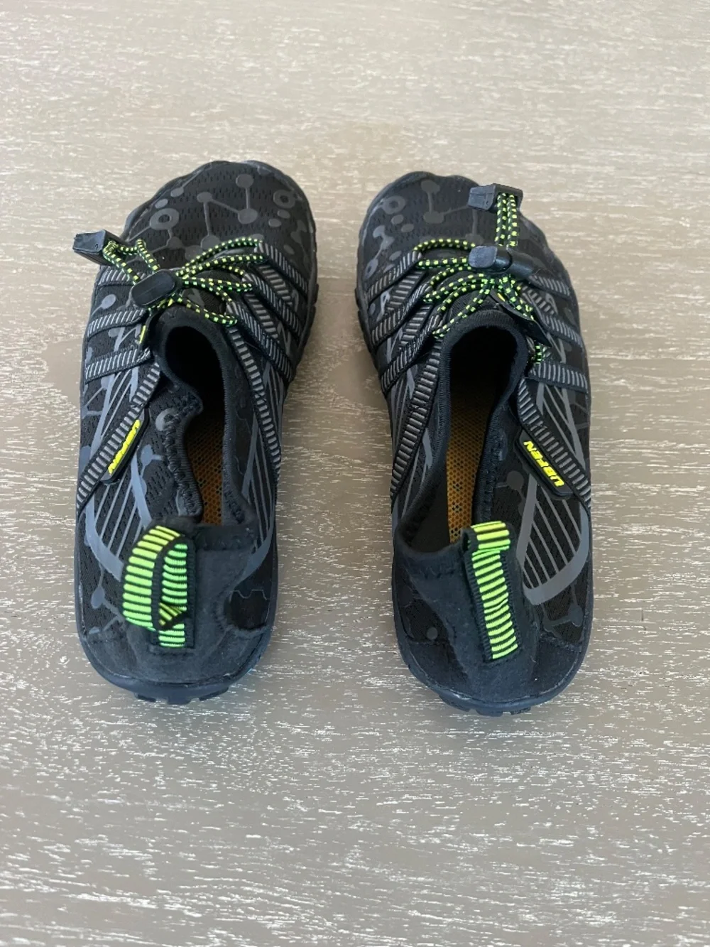 UBFEN Kids Water Shoes for Boys Girls Quick-Dry Swim Aqua Socks Size 36/ 5